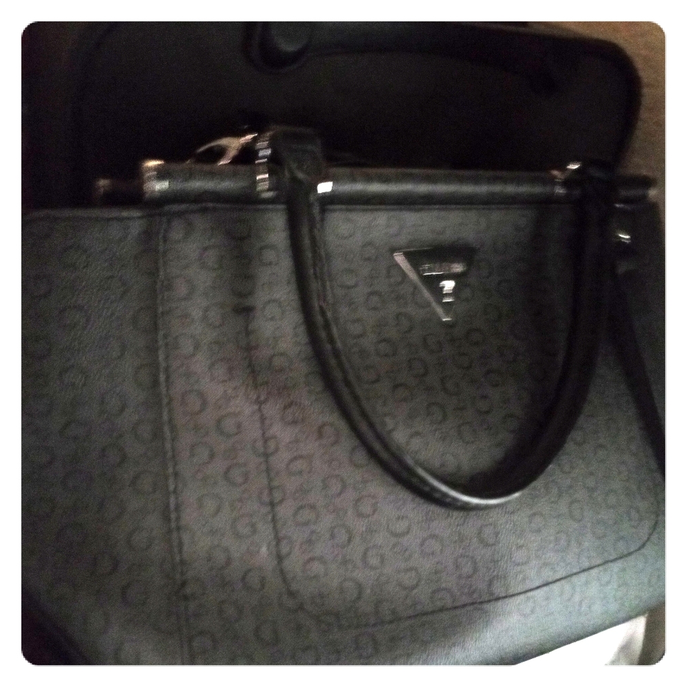 Guess satchel blk/whte